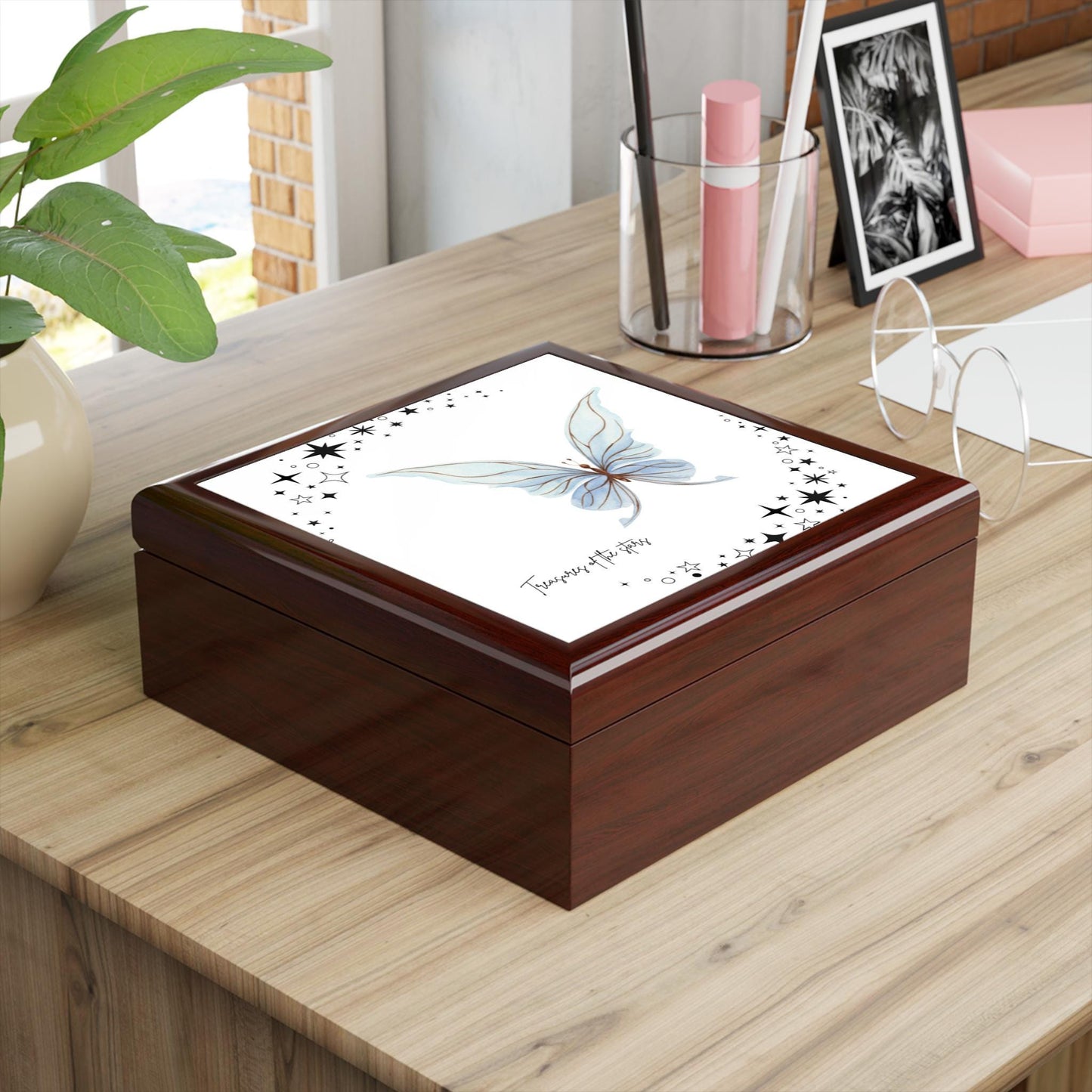 Elegant Butterfly Jewelry Box, Treasure of the Stars, Keepsake Organizer, Gift for Her, Decorative Storage, Special Occasion