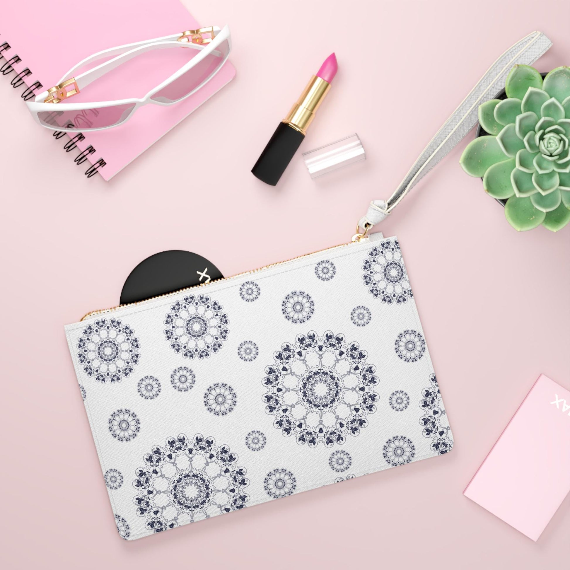 Elegant Patterned Clutch Bag, Stylish Wristlet, Evening Bag, Makeup Pouch, Travel Accessory, Gift for Her